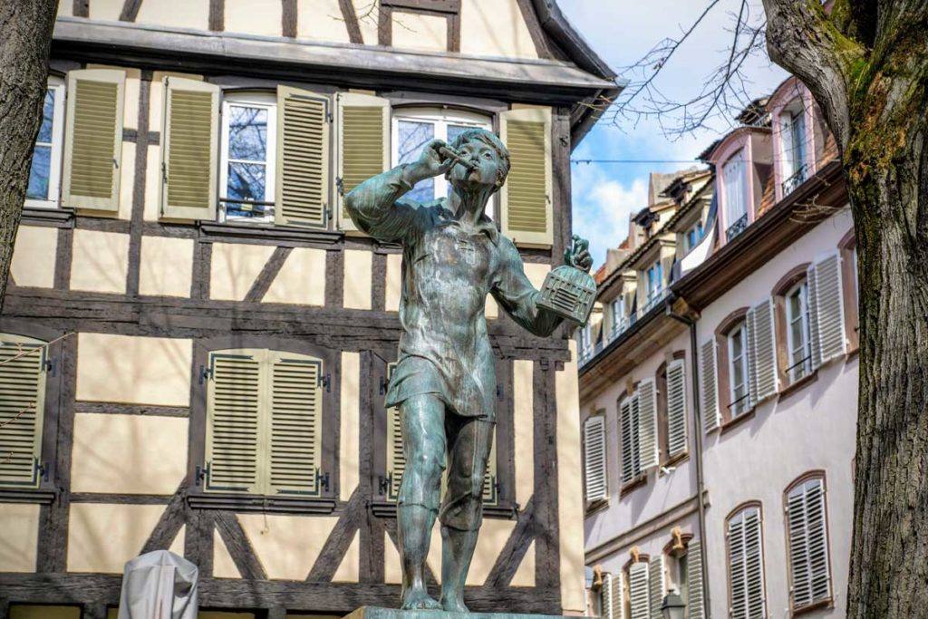 La statue du Meiselocker à Strasbourg
